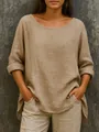 Primer plano de una camiseta holgada de lino para mujer que muestra la textura de la tela retro - S / Tops / Caqui