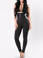 Detailweergave van zwarte yoga-legging met hoge taille en sportbeha met uitsnijdingen - S / Bottoms / Zwart