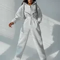 Weißer Damen Sport-Jumpsuit mit Kapuze, Reißverschluss und elastischem Taillenbund - S / Oberteil Und Unterteil / Weiß