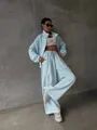 Mannequin portant un ensemble de survêtement bleu clair oversize de style américain - Bleu