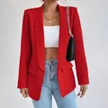 Elegante rode damesblazer met sjaalkraag voor een professionele zakelijke uitstraling - S / Tops / Rood