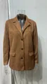Vorderansicht eines braunen Damen-Blazers im Vintage-Stil aus weichem Wildlederimitat - 3XL / Oberteile / Braun