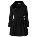 Vista detallada de abrigo de lana negro de doble botonadura con cuello de pelo sintético. - S / Tops / Negro