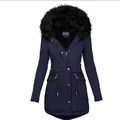 Parka d'hiver bleue pour femme avec capuche en fausse fourrure noire et taille à cordon. - Bleu foncé