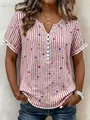Detalle de blusa de rayas rojas y blancas con cuello en V y motivos de corazones. - 3XL / Tops / Rosa