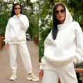 Détails de l'ensemble sweat à capuche et jogging blanc en extérieur - S / Haut Et Bas / Blanc
