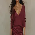 Ensemble deux pièces bordeaux élégant avec pull en maille et robe nuisette en satin - S / Hauts / Bordeaux