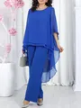 Elegant koningsblauw chiffon tweedelig pak met gelaagde asymmetrische top en broek. - S / Boven- En Onderstuk / Blauw
