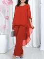 Elegante rode tweedelige chiffon set met losse asymmetrische top en bijpassende broek - S / Boven- En Onderstuk / Rood
