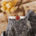 Anello in argento sterling S925 con granato rosso naturale e trama di corteccia - Agata Rossa del Sud Naturale / Argento