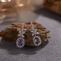 Vue détaillée de boucles d'oreilles améthyste en argent sterling avec motifs floraux - Boucles d'Oreilles Améthyste Naturelle