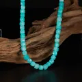 Premium facettierte quadratische blaue Amazonit-Edelsteinkette auf Naturholz-Präsentationsständer - Amazonit Quadratperlen Halskette