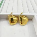 Pendientes de botón geométricos dorados irregulares con un elegante acabado muy pulido - 6# Grande (30*35) / Dorado