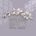 Elegante peineta plateada para novia con racimos de cristales brillantes para bodas - Estilo de Peine de Pelo de Lujo Elegante (HS-J5280S)