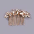Elegante peineta dorada para novia con pedrería de gota en rosa y cristal - Estilo de Peine de Pelo Refinado para Diario (HS-J5280G)