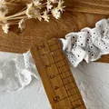Exquise 4,5 cm brede witte katoenen ruches kant met prachtig verfijnd oogjes borduurwerk - Eenvoudige Kantstijl / 1m (Breedte ca. 3cm) / Wit