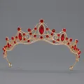 Elegante corona da principessa in lega dorata con strass rossi per cerimonie nuziali - Stile Grandioso di Lusso (TS-J3344GRED) / Rosso