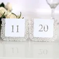 Cartes de numéro de table de mariage blanches découpées au laser avec bordure en dentelle rose - 11-20 / Blanc