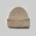 Gorro de punto 100% lana de oveja en suave color beige para el calor invernal - 23x23cm / Albaricoque