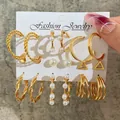 Lot de boucles d'oreilles créoles dorées vintage avec perles et breloques géo - Set de 6 Paires Or Vintage Perle Artificielle Géométrique (52251) / Or