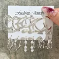 Élégant ensemble de 6 paires de boucles d'oreilles argentées avec perles et créoles en C. - Set de 6 Paires Argent Multi-Style Perle Artificielle Géométrique (5225125) / Argent
