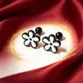 Elegante schwarz-weiße 3D-Blumenohrstecker aus hochwertigem und robustem Titanstahl - Weiß Schwarz Blume (Einzeln)