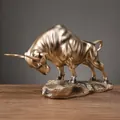 Elegante goldene Bullenstatue aus Harz für Heim- und Büroschreibtisch Dekoration - 7128h-01 good luck in business