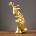 Elegante goldene Hand mit Rose Harzskulptur für moderne Heimbürodekoration - 7128g-01 handheld rose gold