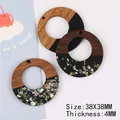 Détail de pendentifs en bois et résine de 38mm avec incrustation de coquillages DIY - Forme Cercle Rond - Incrustation de Coquillage / 38X38mm