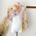 Elegante sciarpa lunga in seta con stampe floreali di loto viola e giallo per la spiaggia - 160 / Amore di Cristallo Rosa