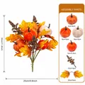 Ramo de otoño realista con mini calabazas y hojas de arce, dimensiones de 30x25cm. - Ramo de Otoño de 7 Tallos / Ramo Cosecha Otoño-B315