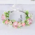 Corona de flores hecha a mano con rosas rosas y hojas verdes para accesorios del cabello - Estilo de Rosa y Morado (6)
