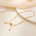 Minimalistisches vergoldetes Schlangenketten-Armband aus Edelstahl mit Schiebeverschluss - Verstellbare Runde Schlangenkette Stil / Gold