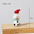 Handgemaakt miniatuur glazen sneeuwpopbeeldje, kerstversiering op een houten voetstuk - Sneeuwpop met Strass