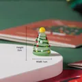 Prachtig miniatuur handgemaakt glazen kerstboomornament, groen met kleurrijke stippen - Kleine Massieve Groene Draad 3-kleuren Kerstboom