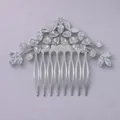Elegante pettine da sposa con cristalli scintillanti su base color argento. - Stile Radiale a Ventaglio (HS-J6549S)