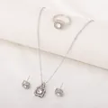 Elegantes silbernes dreiteiliges Schmuckset mit quadratischer Zirkon-Halskette und Ring - Strass-Schmuckset (8181)