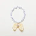 Close-up detail of a pearl pet collar featuring a yellow gingham bow and heart charm - s-25cm / Yellow Bowknot
