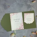 Suite d'invitation de mariage vert olive élégante avec cartes florales et enveloppes - Vert Sauge