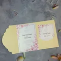 Élégante carte d'invitation de mariage crème avec motif floral rose pour fiançailles - Champagne