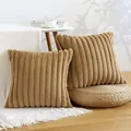 Juego de 2 fundas de cojín decorativas de pana felpa marrón camello para sofá de sala - 45x45cm / Raya Ancha Café
