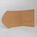 Pochette d'invitation en papier kraft à trois volets avec bord festonné et une poche - Café