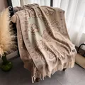 Eleganter Retro-Ethno-Schal aus dickem Kaschmirimitat mit Paisleymuster und Quasten - 200x68cm / Paisley-Beige Kaffee
