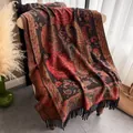 Vintage Ethno-Schal mit Paisley-Muster und eleganten schwarzen Fransen in Rot und Schwarz - 200x68cm / Paisley-Schwarz