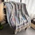 Böhmischer Paisley-Jacquardschal mit Fransen auf Stuhl drapiert - 200x68cm / Paisley-Jacquard Blau Beige