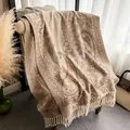 Eleganter Retro-Ethno-Schal mit Paisleymuster und dekorativen Fransen in Beige Kaschmir - 200x68cm / Paisley-Khaki