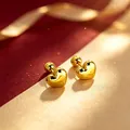 Elegantes pendientes de botón con forma de corazón en acero inoxidable dorado pulido - Bola con Rosca Corazón Dorada