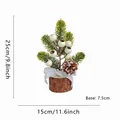 Petit sapin de Noël de table avec pomme de pin, baies et base en bois décorative - Murmures de la Forêt - Style Pomme de Pin Blanc Brume / 25cm