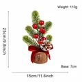 Mini sapin de Noël de table avec pommes de pin, baies rouges et nœud en velours sur socle - Murmure de la Forêt - Petit Sapin aux Baies Rouge Vin