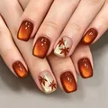 Faux ongles œil de chat ambre avec motifs de feuilles d'érable d'automne dorés. - Style Feuille d'Érable Œil de Chat Ambre (M-B319) / 24 Pièces/Ensemble